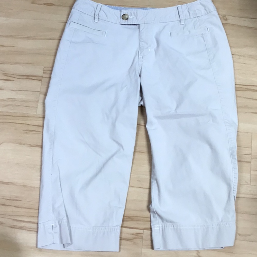 Eddie Bauer Blakely Fit Khaki 100% Cotton Capri Shorts Pants Size 10